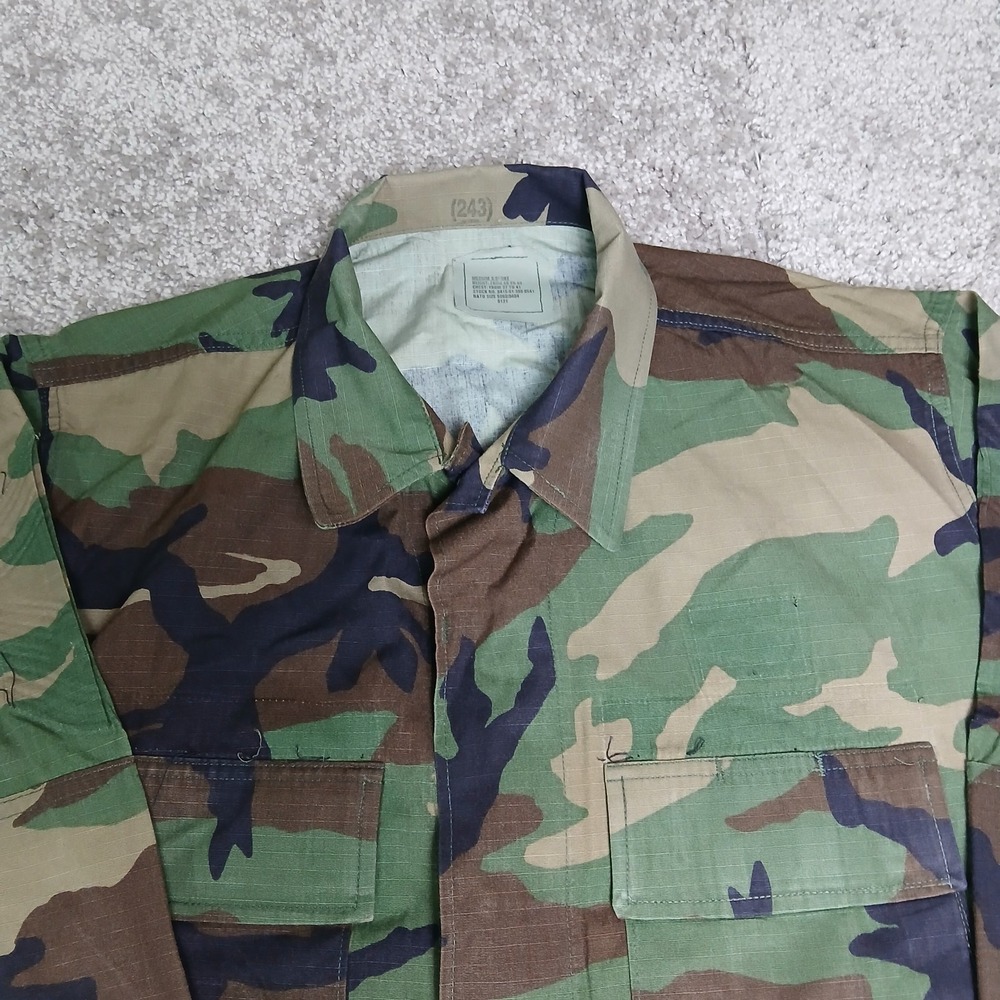 US Military Jacket Mens Medium Short Green Woodland Camo Army Field Jacket - Picture 3 of 16